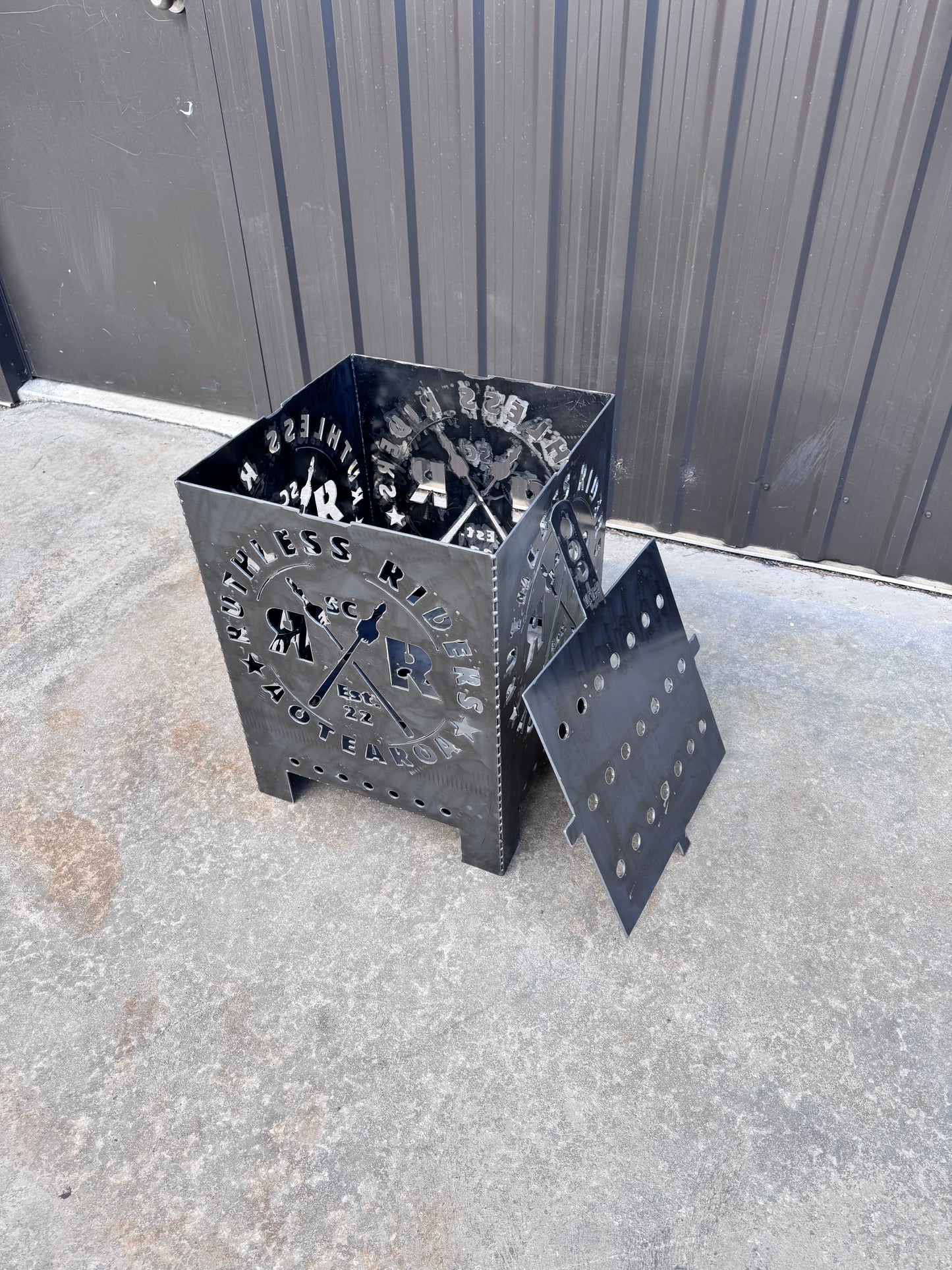 Customizable fire pit with grill
