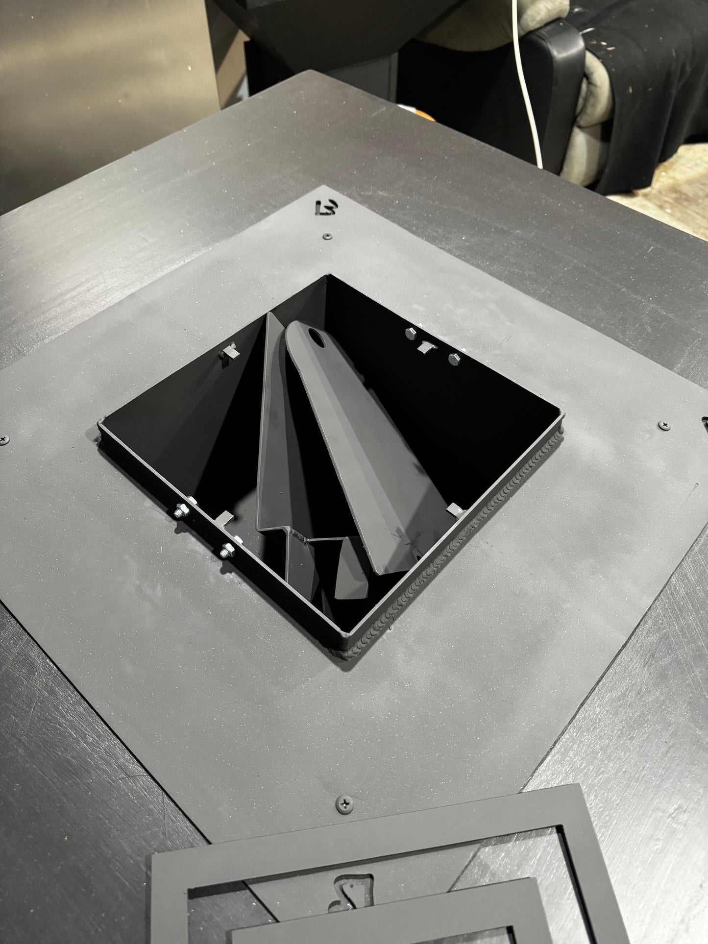 Table fire insert