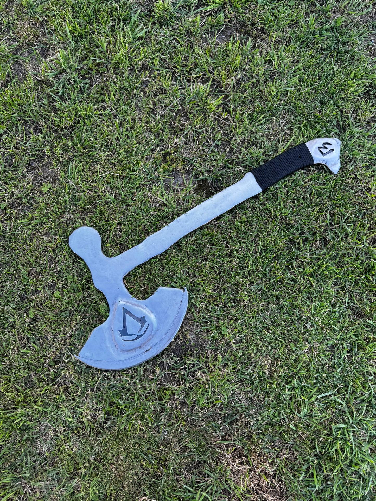 Assassins axe