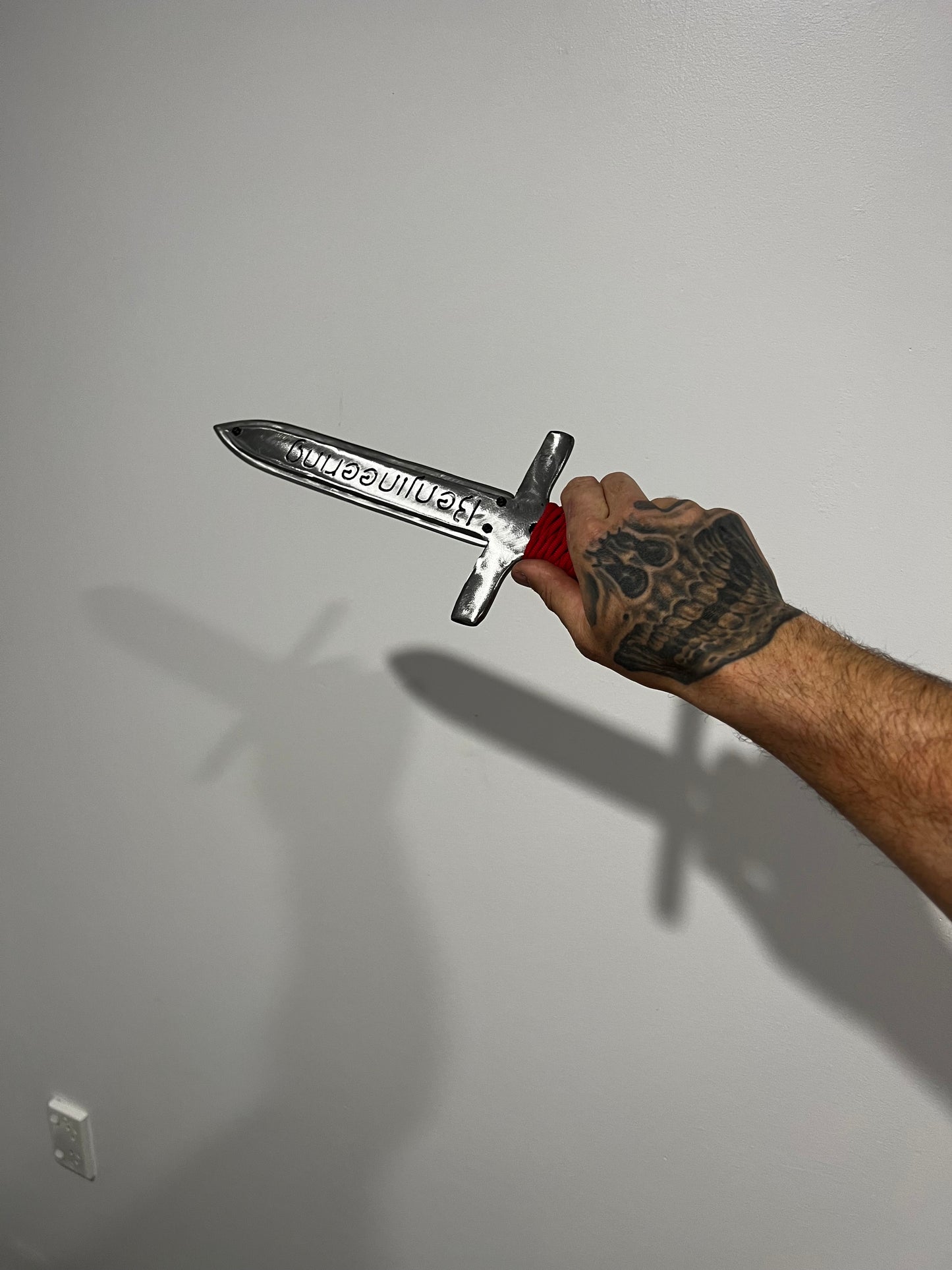 Whispering thorn dagger