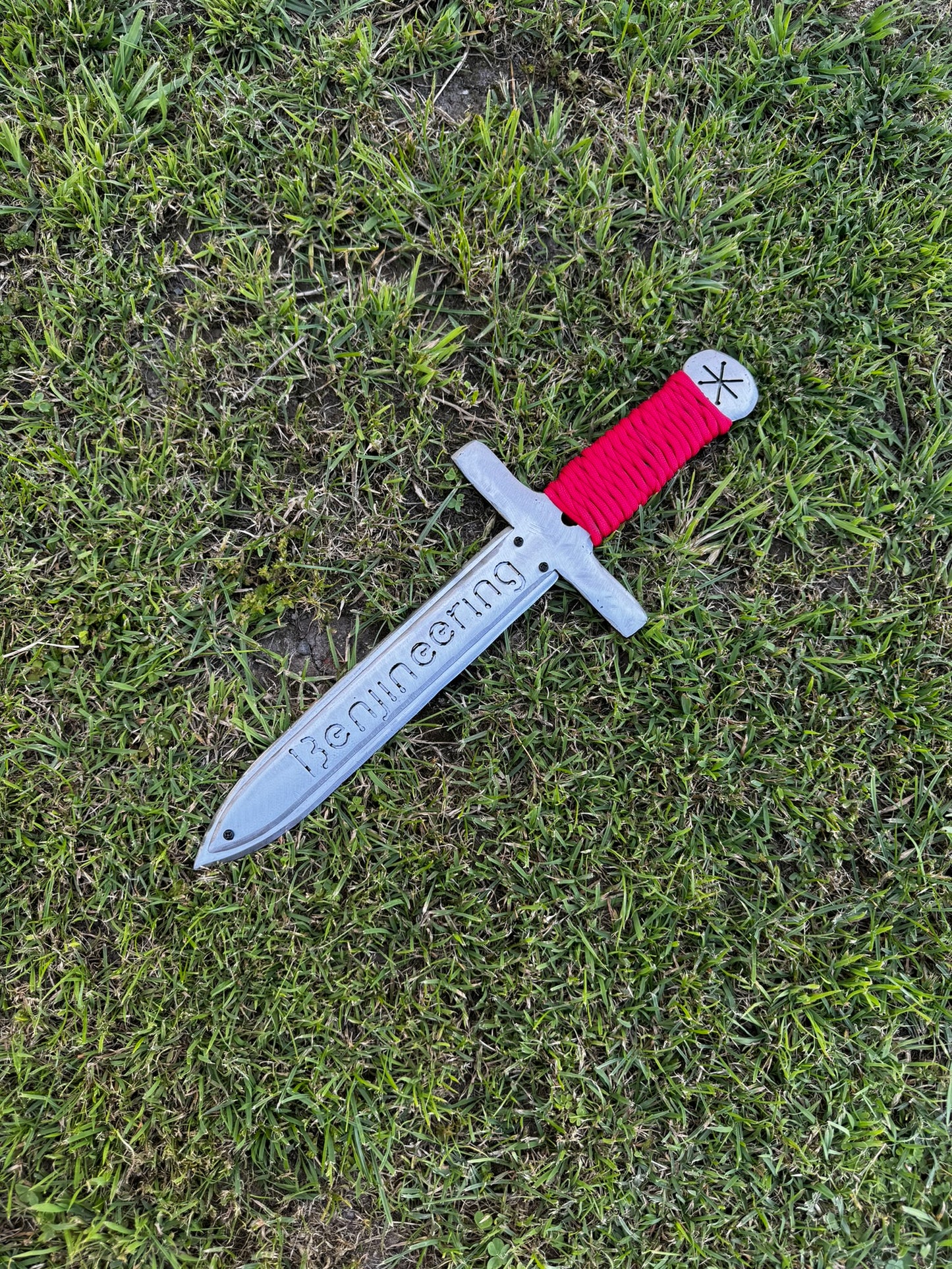 Whispering thorn dagger